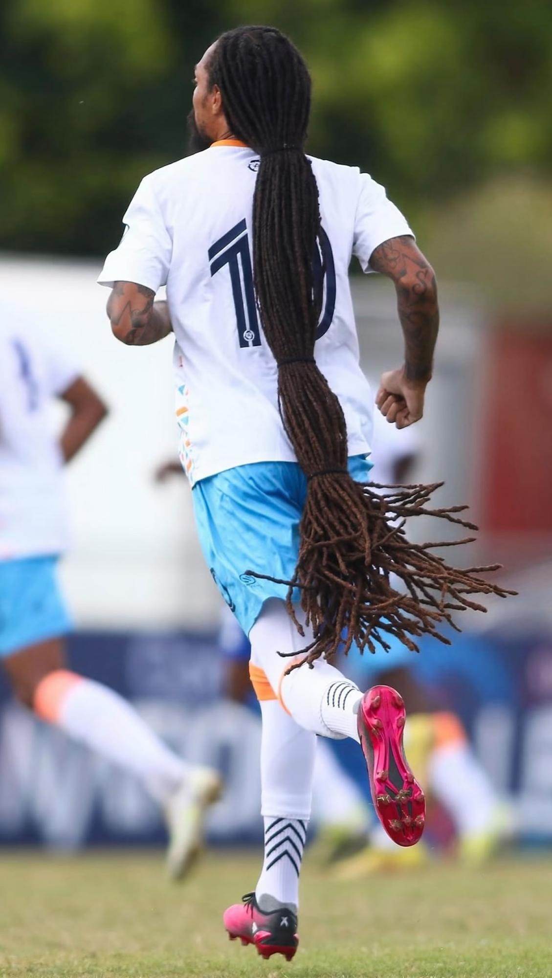 Concacaf: jugador con el pelo más largo causa revuelo y provoca dos insólitas expulsiones