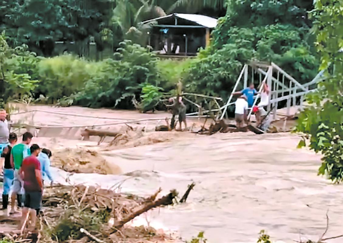 Paso fronterizo Las Manos está en riesgo debido a las lluvias