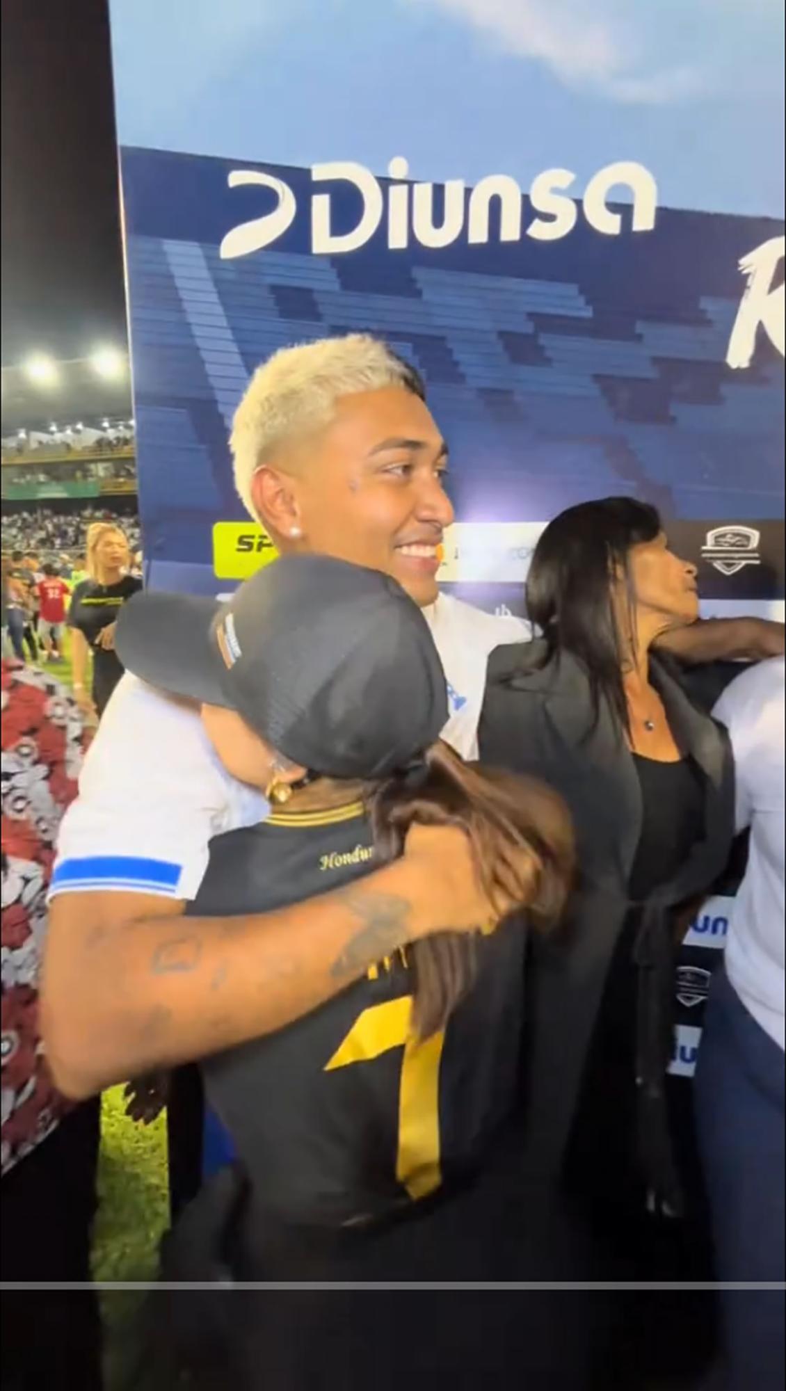 ¿Le propuso matrimonio? Supremo a Milagro Flores tras partido: Ahí está mi futura esposa