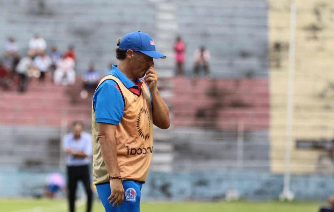 Pedro Troglio se defiende y lanza denuncia contra árbitro tras su expulsión