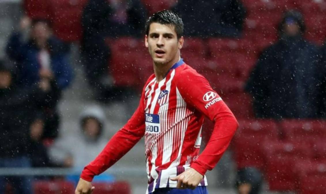 Álvaro Morata tiene claro dónde jugar las proximas temporadas. En una entrevista concedida a Goal ha dicho que no se siente valorado en el Chelsea y que 'pueden recuperarme, pero lo mejor que podría pasar es que me quedara en el Atlético de Madrid. Espero que hagan todo lo posible para que así sea'. Está cedido hasta 2020 con opción de compra no obligatoria.