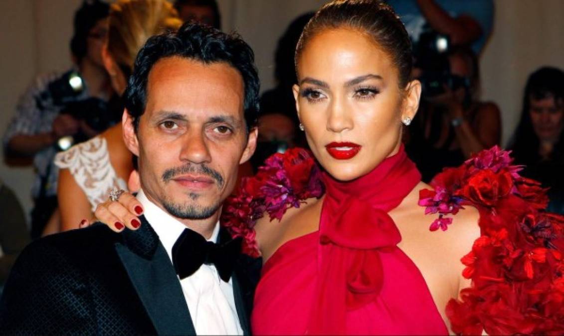 Marc Anthony<br/>2004-2011<br/><br/>Después de una tumultuosa historia de relaciones en ambos extremos, Marc y Jennifer lograron mantener un matrimonio durante más de siete años. Juntos tuvieron a sus gemelos, Max y Emme , e incluso después de su separación permanecen muy cercanos. <br/><br/>La ex pareja incluso compartió un beso en el escenario durante los Grammy Latinos en 2016, algo que le costó el matrimonio a Marc con Shannon de Lima.