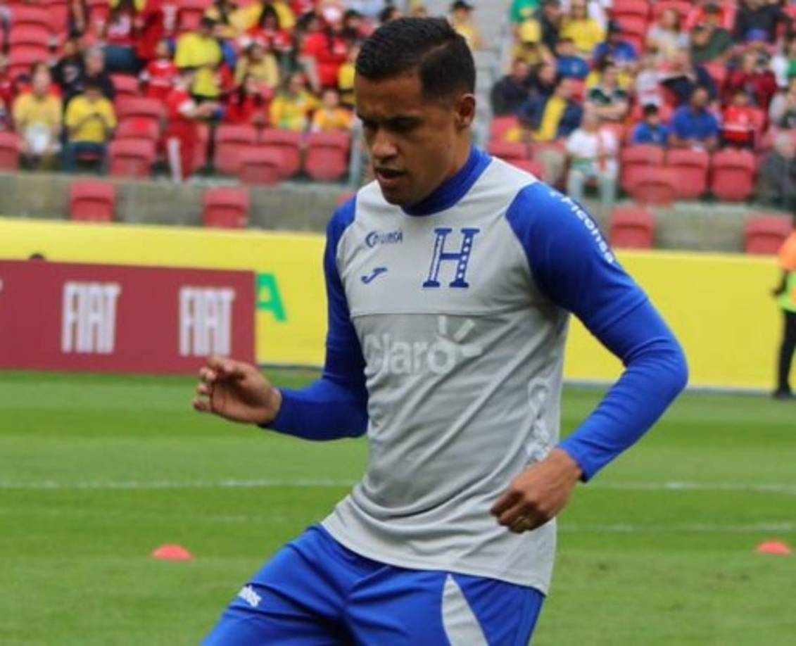 Roger Rojas: El delantero había sido tomado en cuenta por Fabián Coito pero en esta ocasión quedó fuera de la lista. Fue fichado por el Sabah de Azerbaiyán.