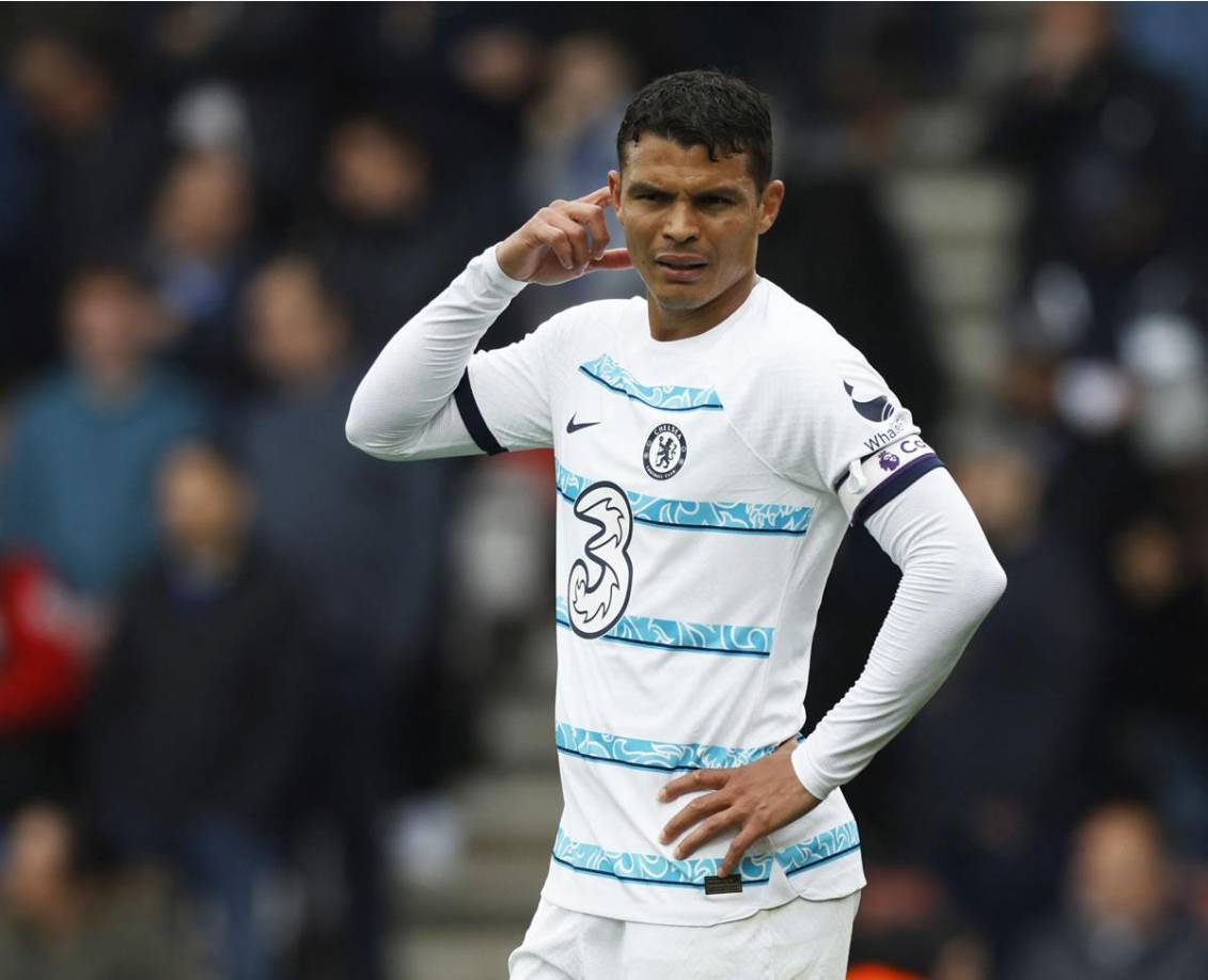 Thiago Silva - El capitán del Chelsea podría abandonar la disciplina del club inglés este mismo verano. Según el programa de televisión brasileño Globo Esporte, el brasileño podría regresar a su equipo de formación, el Fluminense.