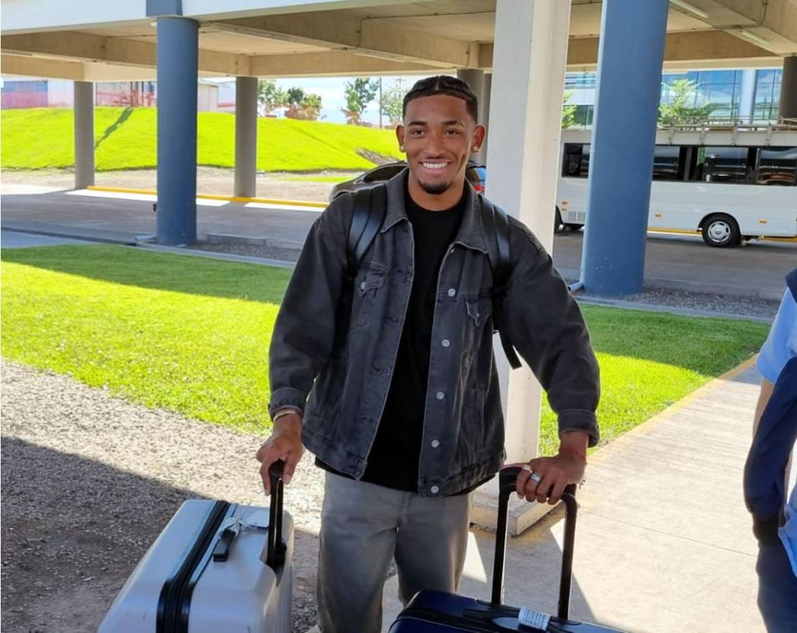 Douglas Martínez llegó contento para integrarse a la Selección de Honduras.