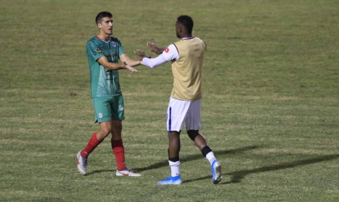 Yustin Arboleda también se saludo con el delantero argentino Bruno Volpi.