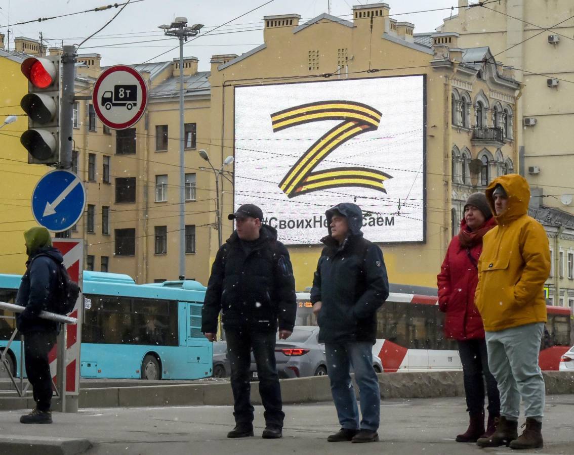 Gigantescas letras Z, que significan por la Victoria, se encuentran desplegadas en Rusia.