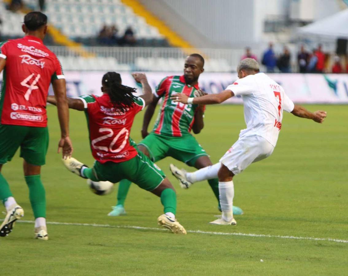 El disparo de Pinto para el 1-1 del encuentro.