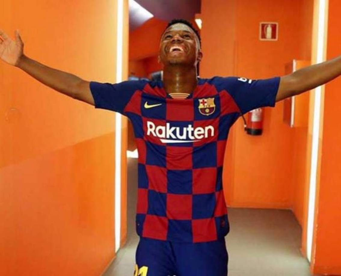 El nacido de Guinea-Bisáu juega como volante por la banda izquierda y tras su debut se han revelado detalles de como ha progresado hasta llegar a debutar con el primer equipo del FC Barcelona.