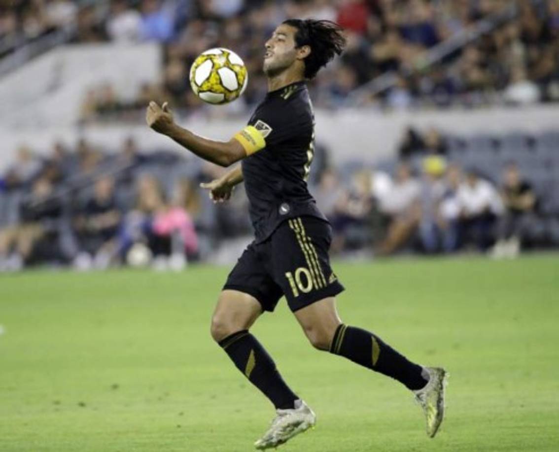 Carlos Vela: El delantero mexicano aparece como candidato para llegar a la zona ofensiva del Barcelona. Destaca en la MLS con Los Angeles FC y en España ya jugó con la Real Sociedad.