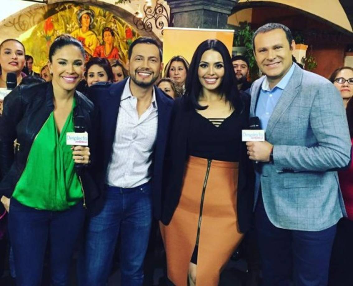Rosie Mercado junto a Karla Martínez, Luis Sandoval y Alan Tacher.