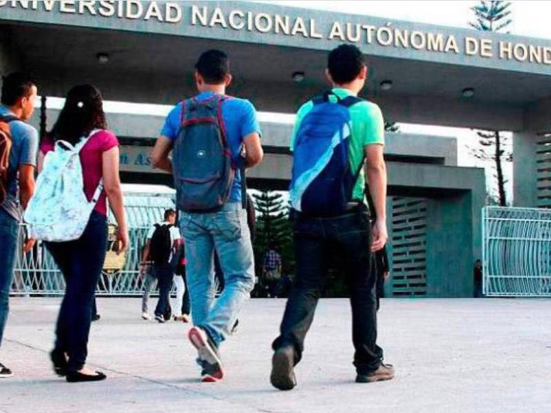 Se trata de 6,600 lempiras mensuales por cada estudiante en internado. Imagen referencial de archivo.