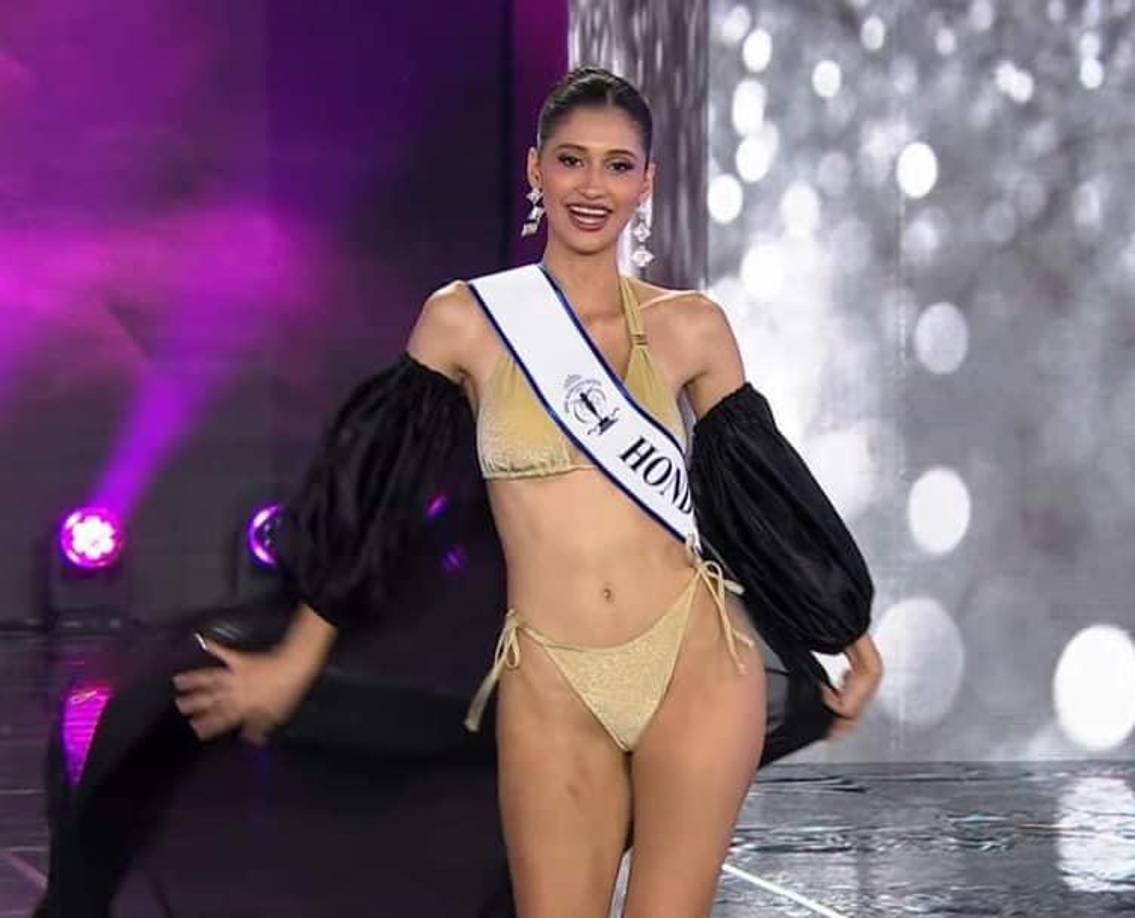 Además, la sensual jovencita deslumbró con su desfile en traje de baño, dejando a todos con la boca abierta por su actitud empoderada y seguridad en sí misma. 
