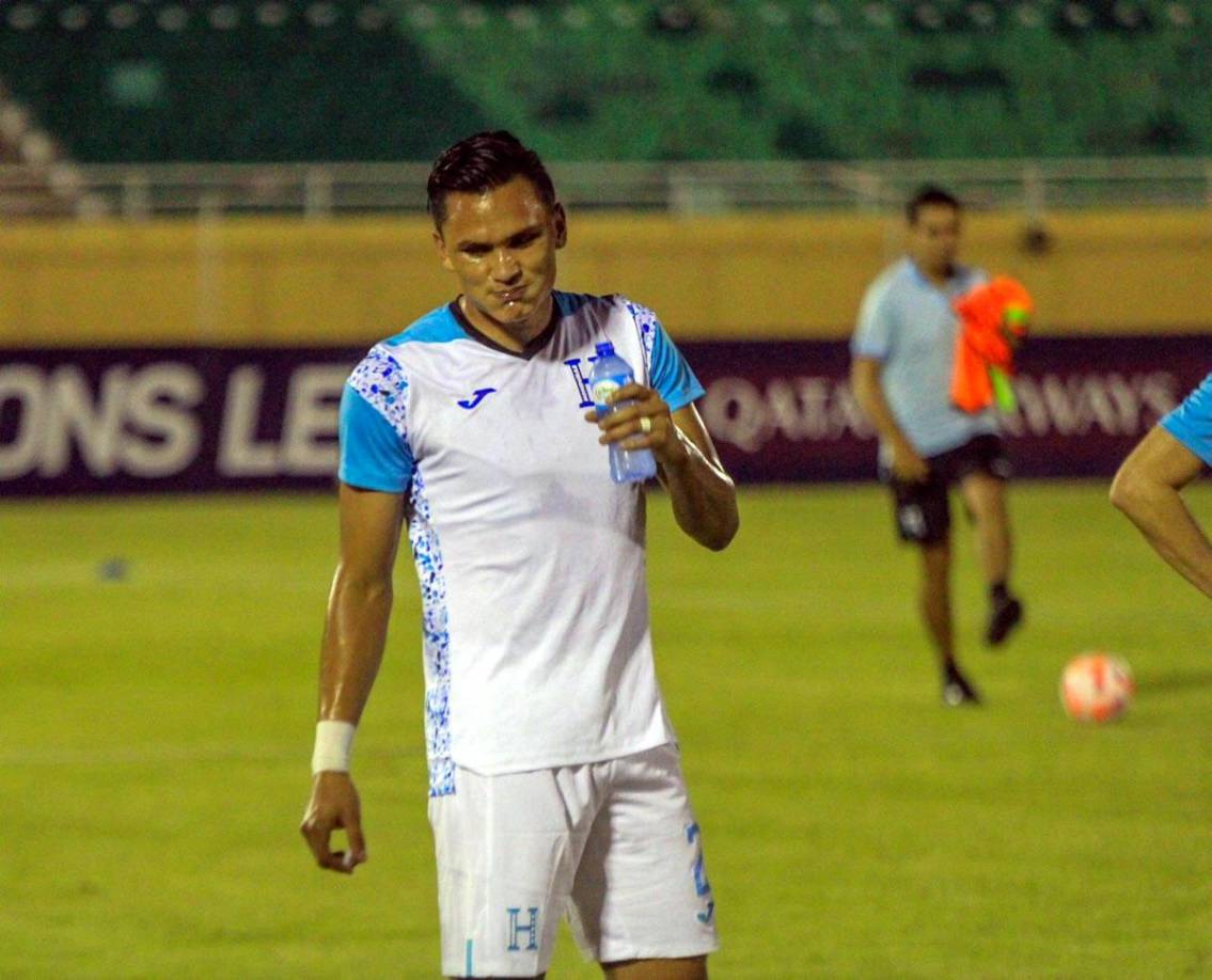 DEFENSA - En la zaga central por la derecha no tenemos dudas que Denil Maldonado será el “Káiser” de la Bicolor ante los caribeños en el Nacional Chelato Uclés.