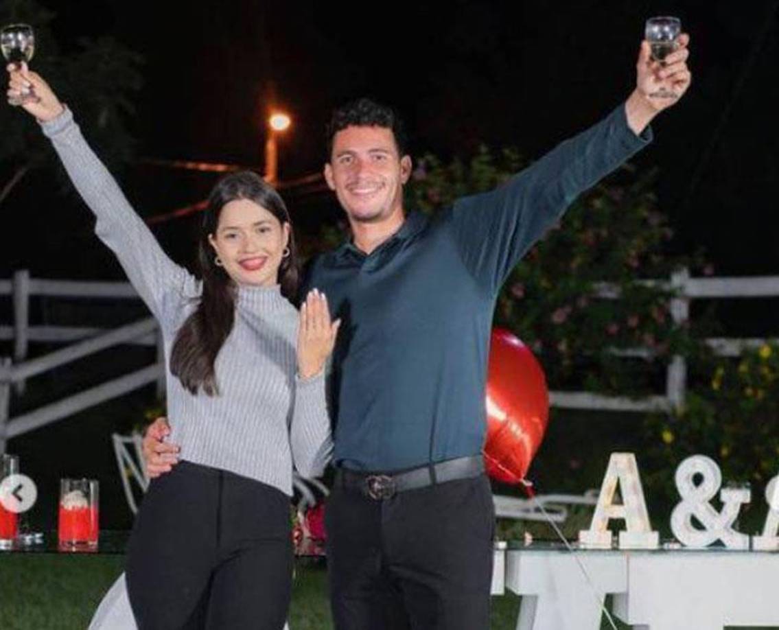 Andrea Núñez es la esposa del atacante Ángel Tejeda y en las redes sociales han anunciado que están a la espera de su primer hijo.