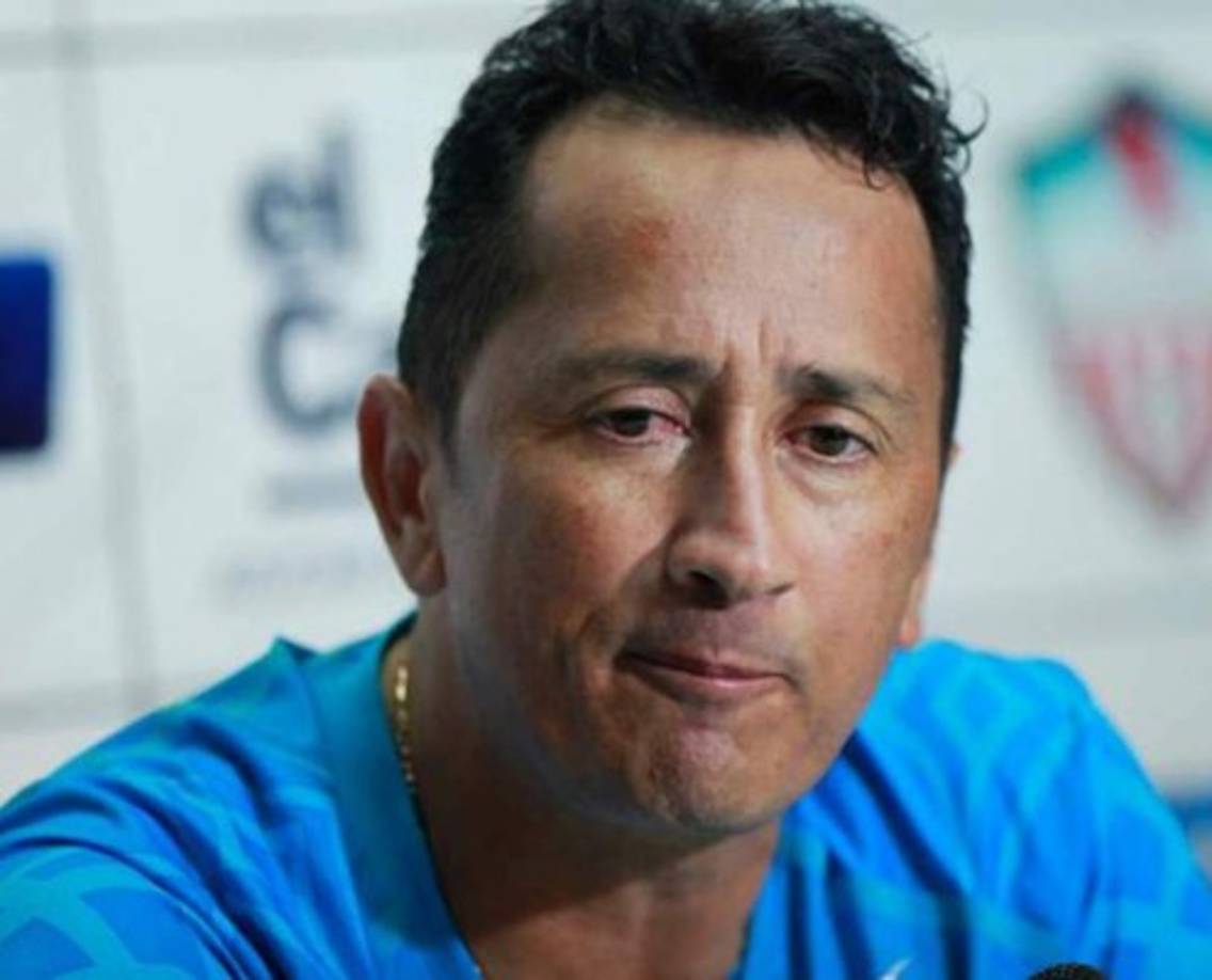 El tecnico Jorge Ernesto Pineda quiso probar suerte en la política pero tal parece que muchos lo admiran solo en el deporte.