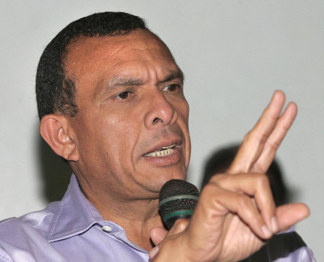 El exmandatario también recordó las difíciles condiciones en las que recibió el país en 2010, mencionando problemas en el campo de la seguridad y la economía.