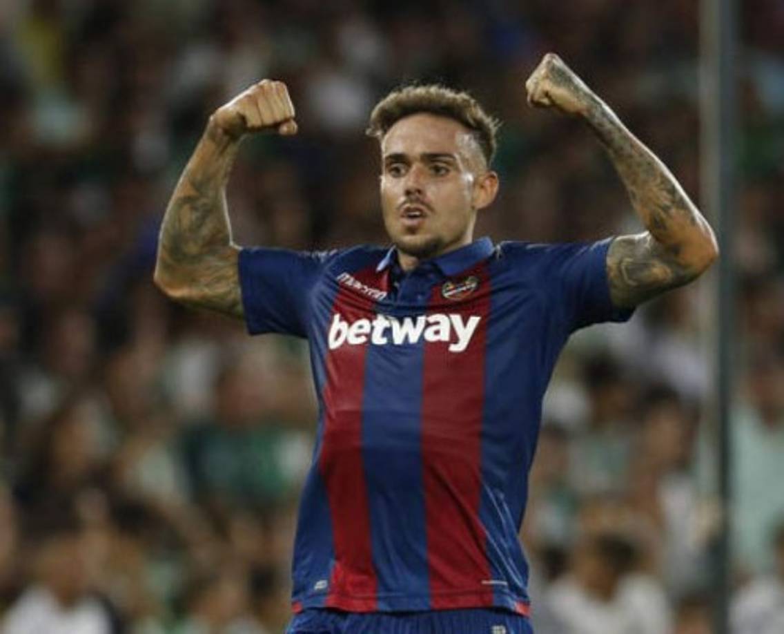 Roger Martí: Delantero español de 29 años de edad que milita en el Levante. Es otra de las opciones que aparece como candidato para llegar a la zona ofensiva del Barcelona.