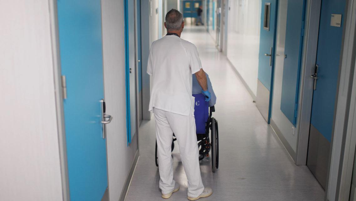 Hombre recibe una patada en los genitales y fallece horas más tarde