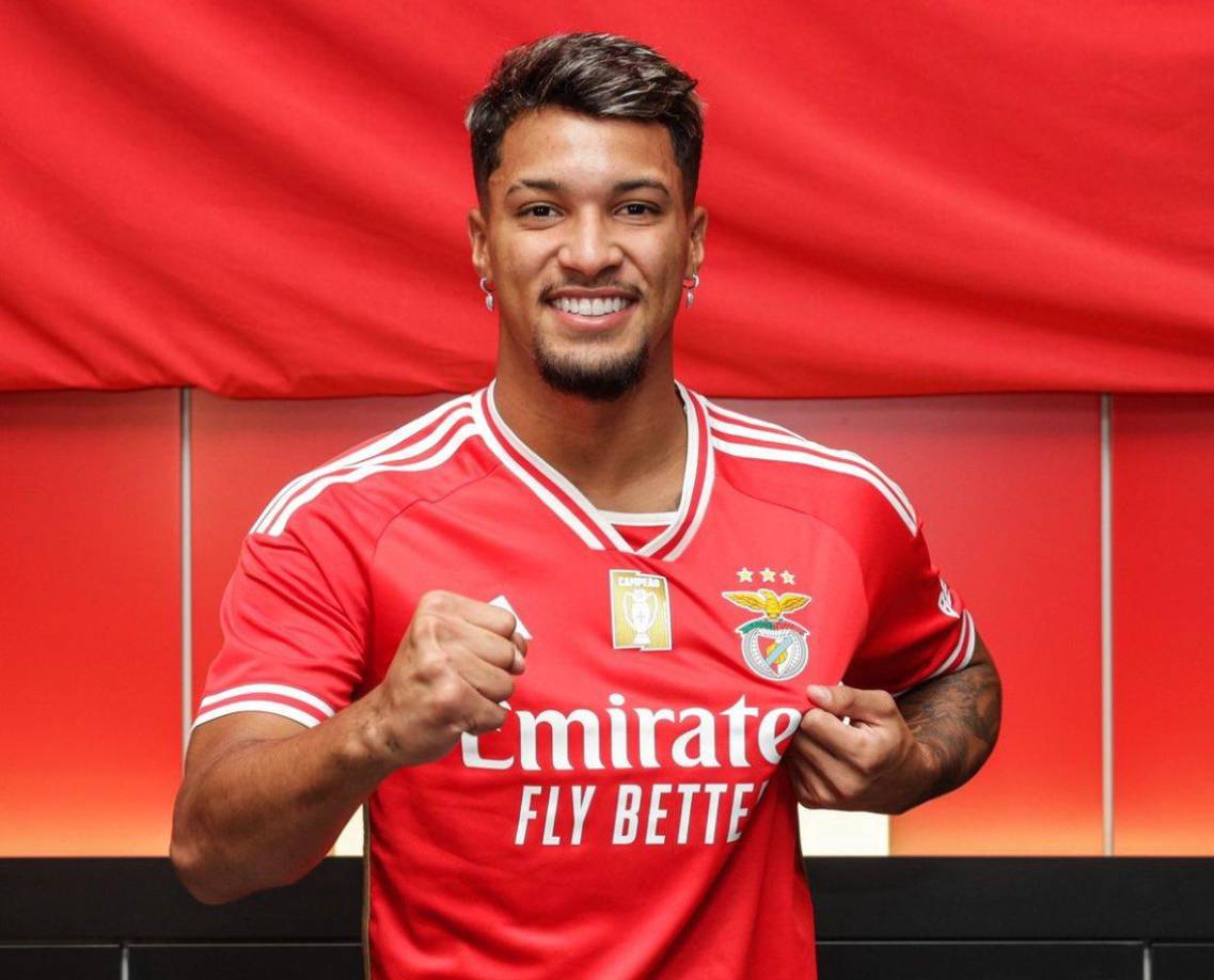 El Benfica oficializó el fichaje del delantero brasileño Marcos Leonardo, que llega a Lisboa procedente del Santos para reforzar el ataque de las ‘águilas’, con las que ha firmado un contrato hasta 2029.