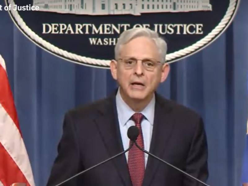 Merrick Garland, Fiscal General del Departamento de Justicia de Estados Unidos, durante una conferencia para informar los cargos contra el expresidente Juan Orlando Hernández