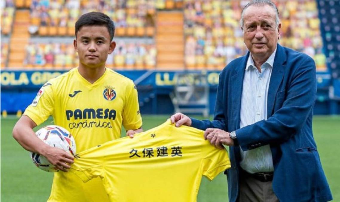 Takefusa Kubo fue presentado como nuevo jugador del Villarreal. El japonés llega al conjunto amarillo cedido por un año procedente del Real Madrid. Un préstamo sin opción de compra. El Villarreal pagará alrededor de dos millones de euros por la cesión.<br/><br/>El joven jugador estuvo cedido esta temporada con el Mallorca con el que se consolidó como titular. Jugó 36 partidos, marcando cuatro goles y firmando cinco asistencias.