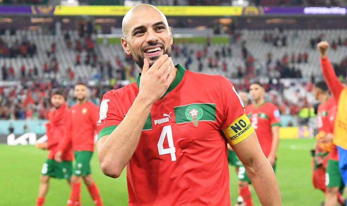 Sofyan Amrabat, mediocentro de Marruecos que fue una de las grandes estrellas del último Mundial disputado, se habría decantado por la opción del Atlético de Madrid, por lo que el club rojiblanco puede finalmente acometer dicha incorporación. Según el periodista experto en mercado Santi Aouna, la preferencia del marroquí de 26 años, que tiene contrato con la Fiorentina hasta 2024, sería la de recalar en el Atlético porque ve el proyecto deportivo y LaLiga como la opción más interesante.