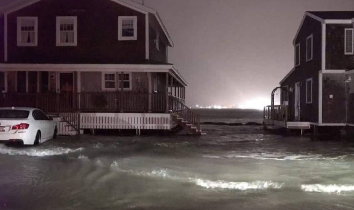 "Orlena también dejó inundaciones en Massachusettss tras azotar por varios días la costa este de Estados Unidos."