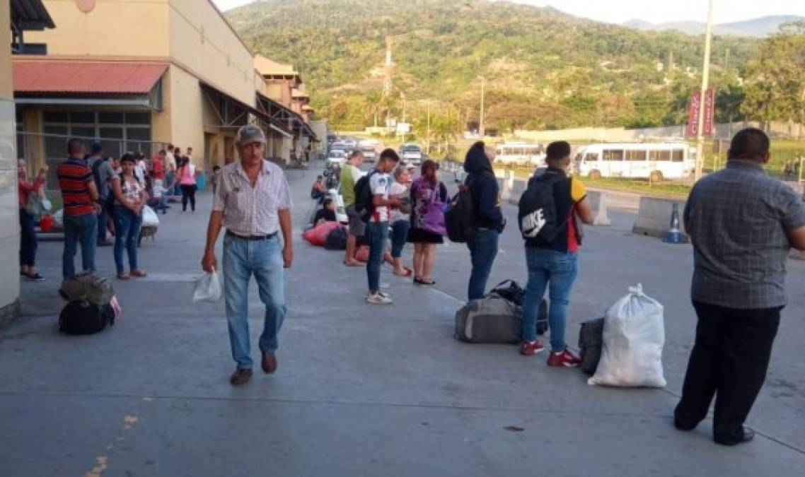 La Gran Central Metropolitana de Buses en San Pedro Sula está cerrada.
