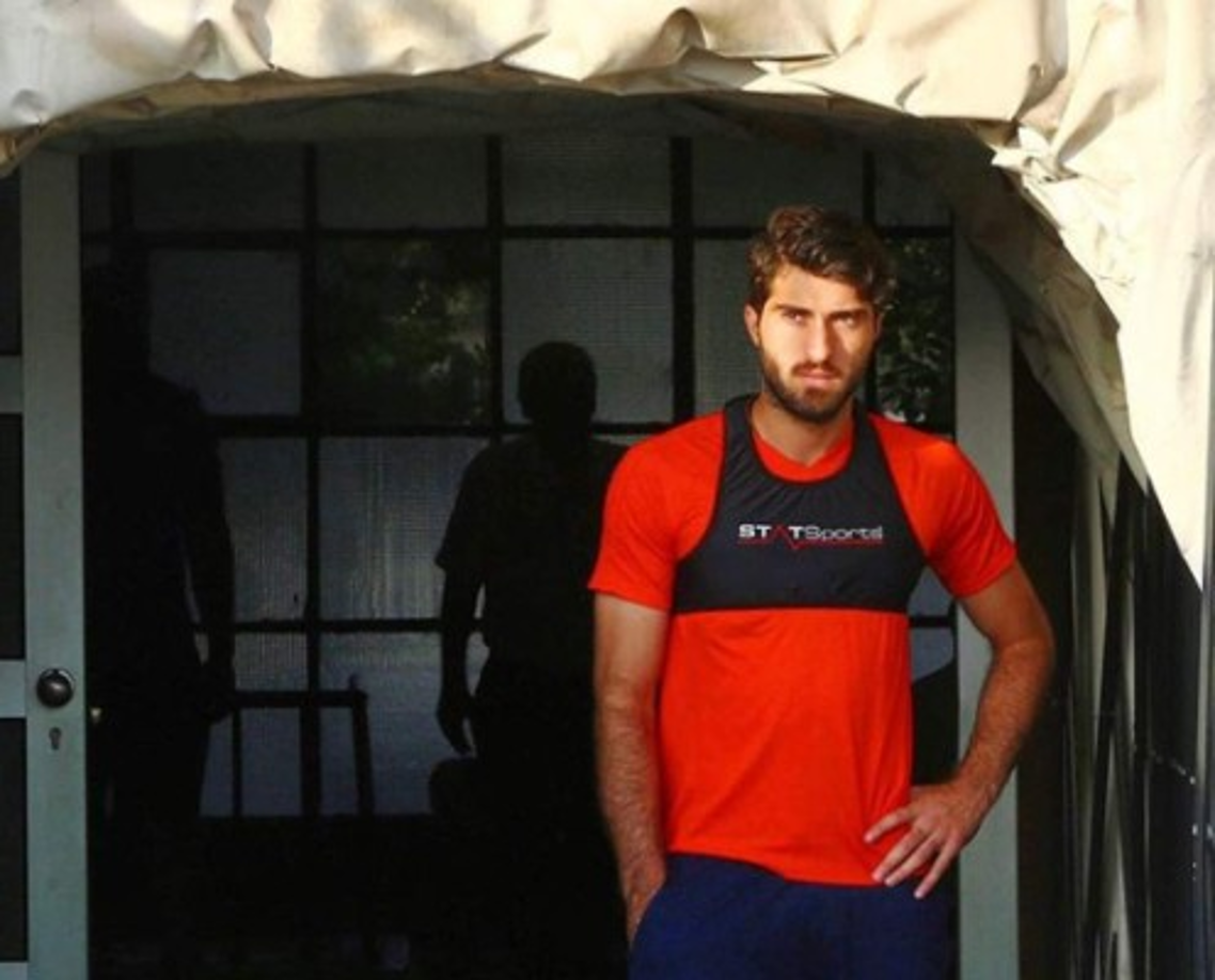 Karim Ansarifard<br/><br/>kariiiiim10 cuenta con 271 mil seguidores en instagram.<br/>Karim Ansarifard (Nació en Irán, 3 de abril de 1990) es un futbolista iraní. Se desempeña como delantero en el Olympiacos FC de la Superliga de Grecia.