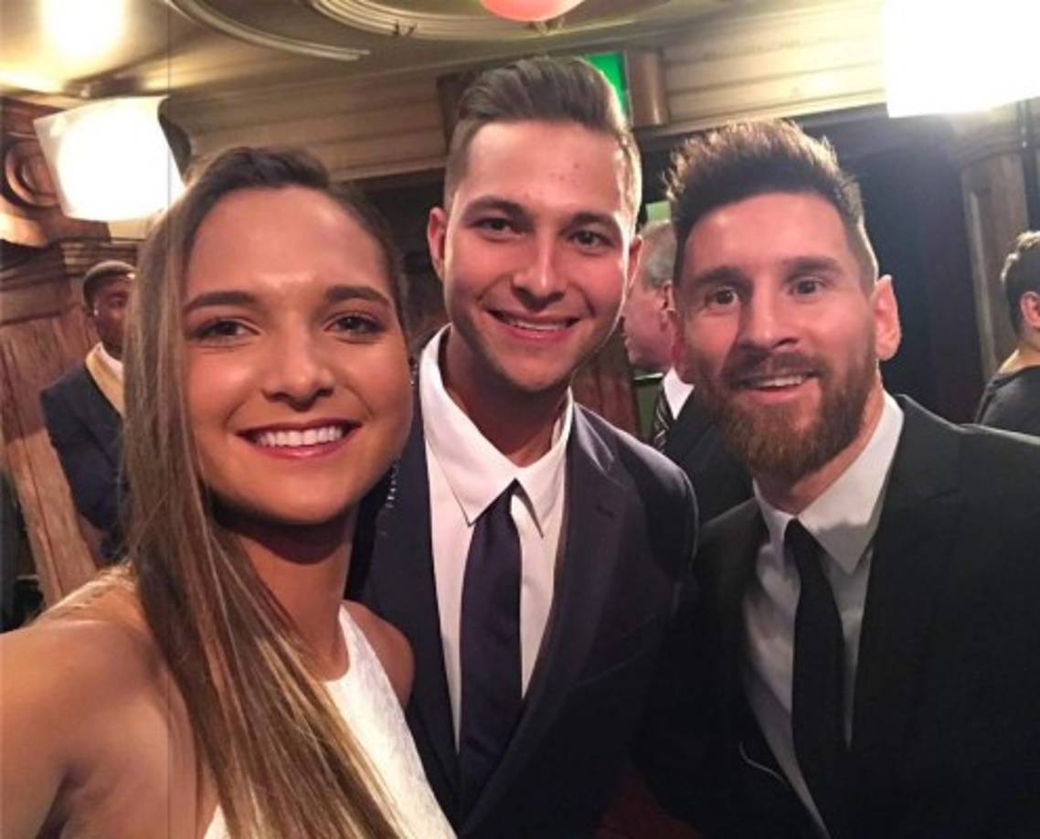 Deyna Castellanos también se tomó una selfie con el crack Lionel Messi.