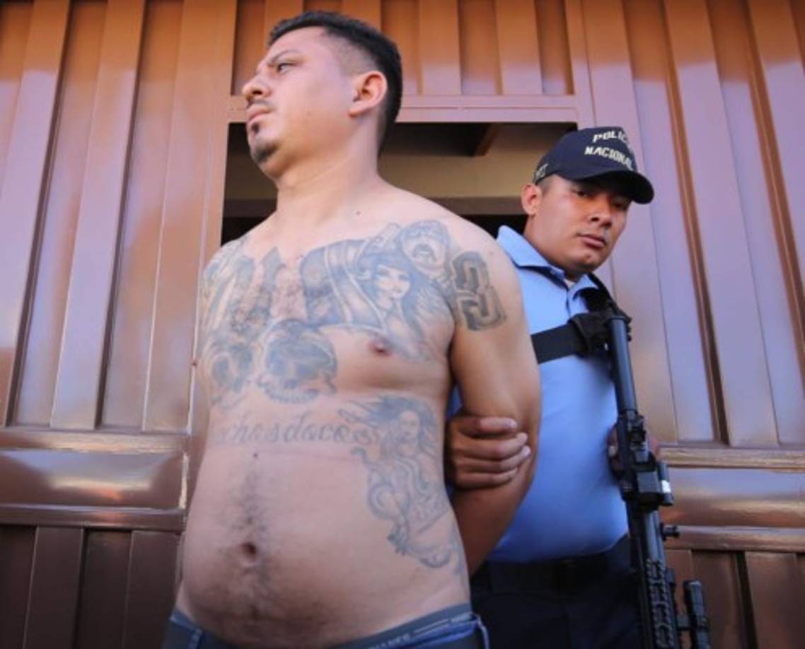 Las autoridades presumen que el sitio era utilizado para la producción de drogas por pandilleros de la MS13.<br/><br/>En esta operación, según un informe policial, fueron detenidos cinco pandilleros de la MS13.<br/><br/>Cabe mencionar que hasta las 7:30 pm la DPI no había dado a conocer los nombres de los capturados.