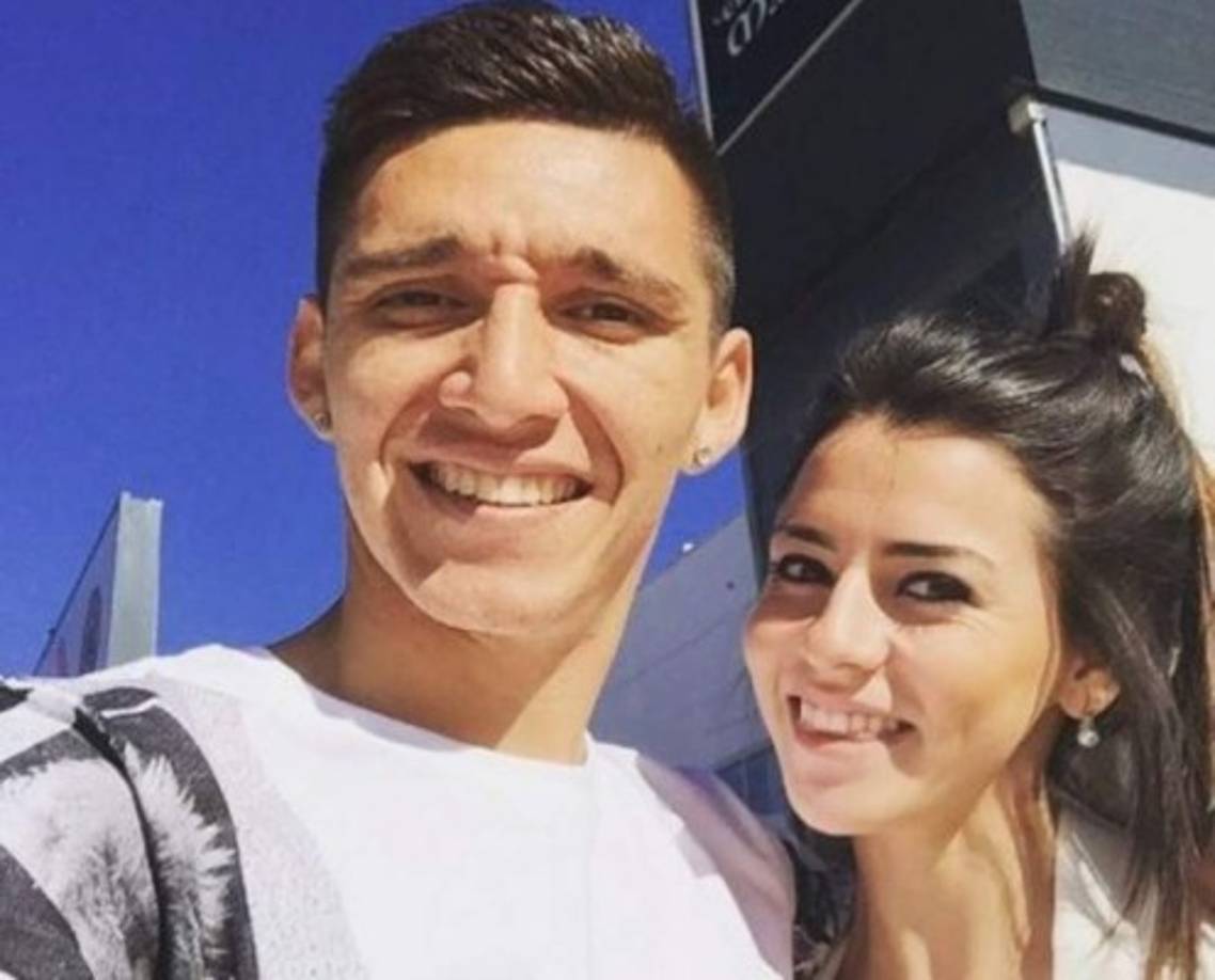 En esas conversaciones, el futbolista le pedía a otra mujer que le mandara vídeos y fotos eróticas por WhatsApp , e incluso amenazaba recurriendo a su fama ante la negativa de la chica a entrar en su juego