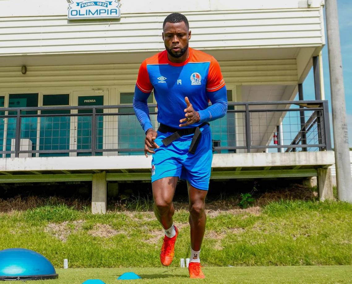 En el caso de Yustin Arboleda, sigue siendo baja en el Olimpia y no viajó con el plantel a San Pedro Sula.