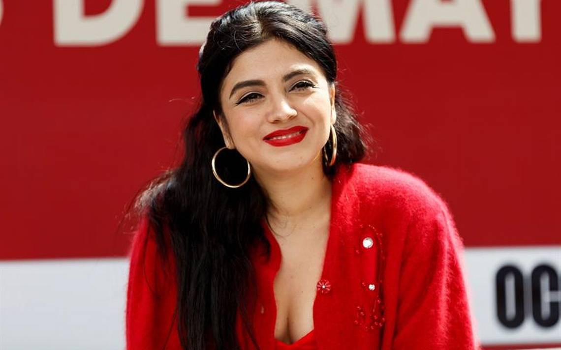 “Hasta el infinito y más allá”: Mon Laferte revela que se casó con su pareja Joel Orta