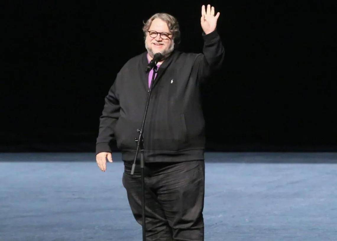 Guillermo del Toro solicita ayuda para salvar una histórica sala de cine