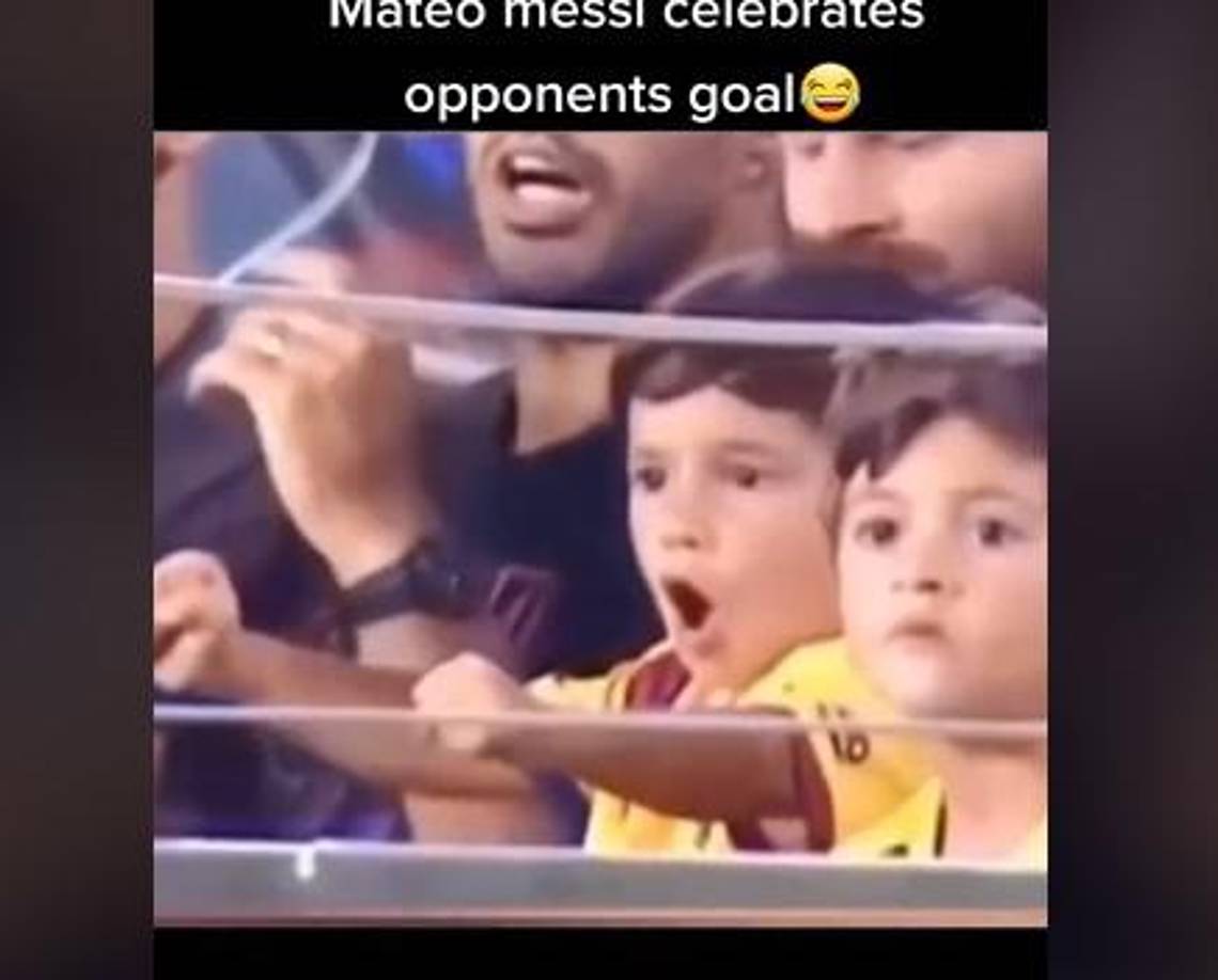 Cuando tenía tres años, Mateo se viralizó por un video en el que celebraba un gol que Barcelona falló. En esa ocasión Mateo estaba en las gradas con su padre y Luis Suárez viendo el juego, celebró un gol que finalmente no fue. El delantero uruguayo le ‘reclamó’ porqué celebraba si no había sido gol y, sin dudarlo, se burló del gracioso gesto de Mateo.