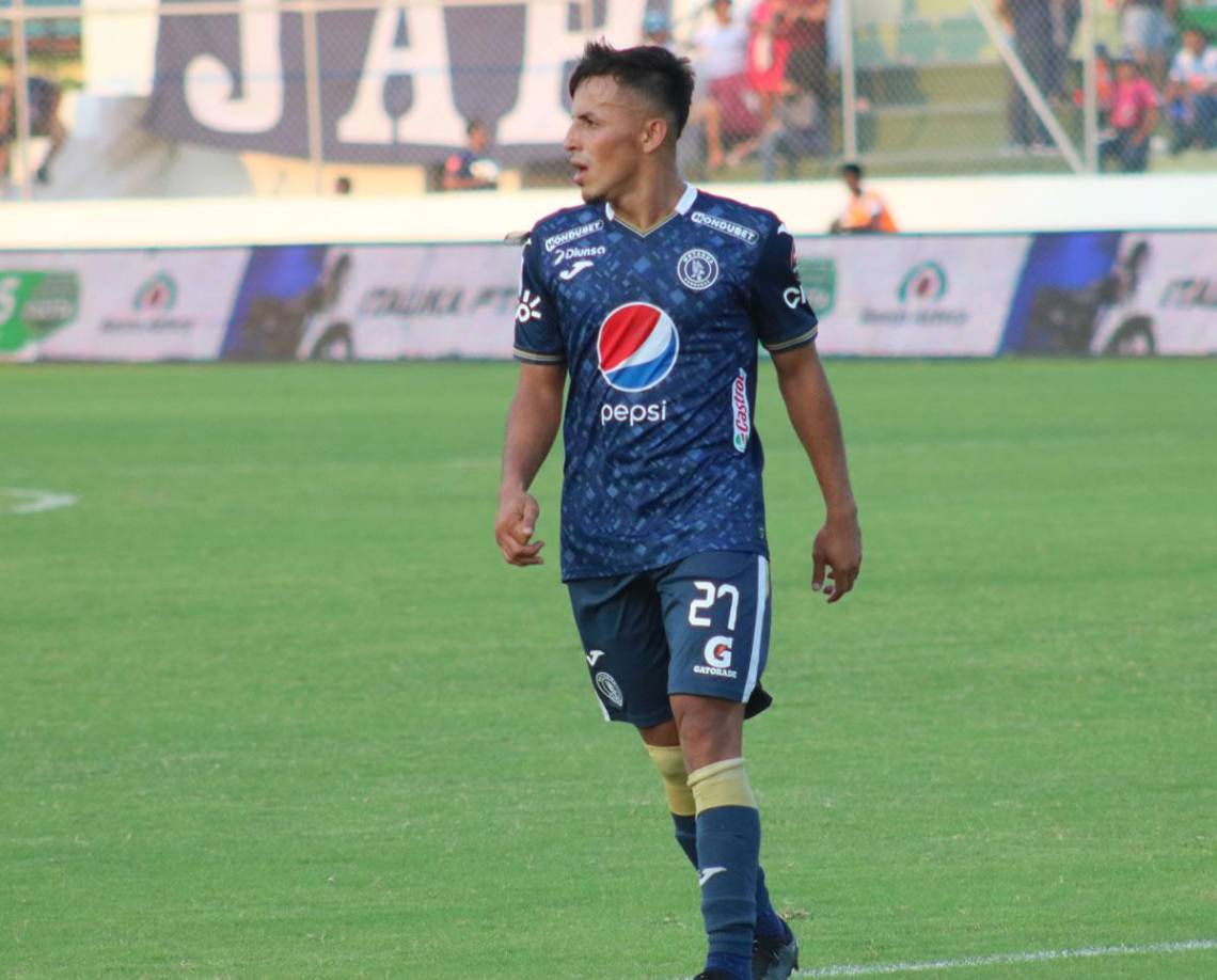 Christian Gutiérrez - El ‘Pin’ aún no explota su poderío con Motagua, mismo que mostró con Juticalpa FC y que lo llevó a ser parte del cuadro azul, pero aguarda por su momento con el chaleco de suplente.