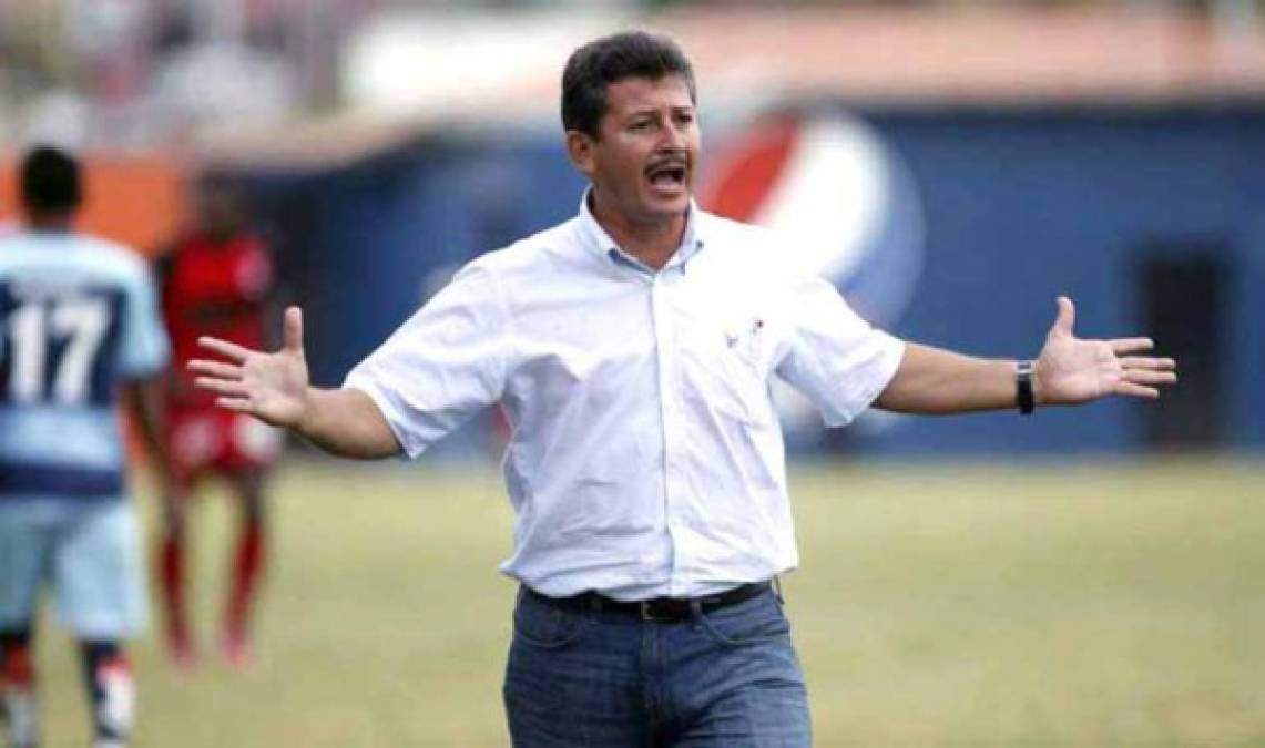 Mauro Reyes: El entrenador hondureño reemplaza a Carlos Martínez en el banquillo de la Real Sociedad para la próxima campaña. Los de Tocoa vuelven a la primera división.