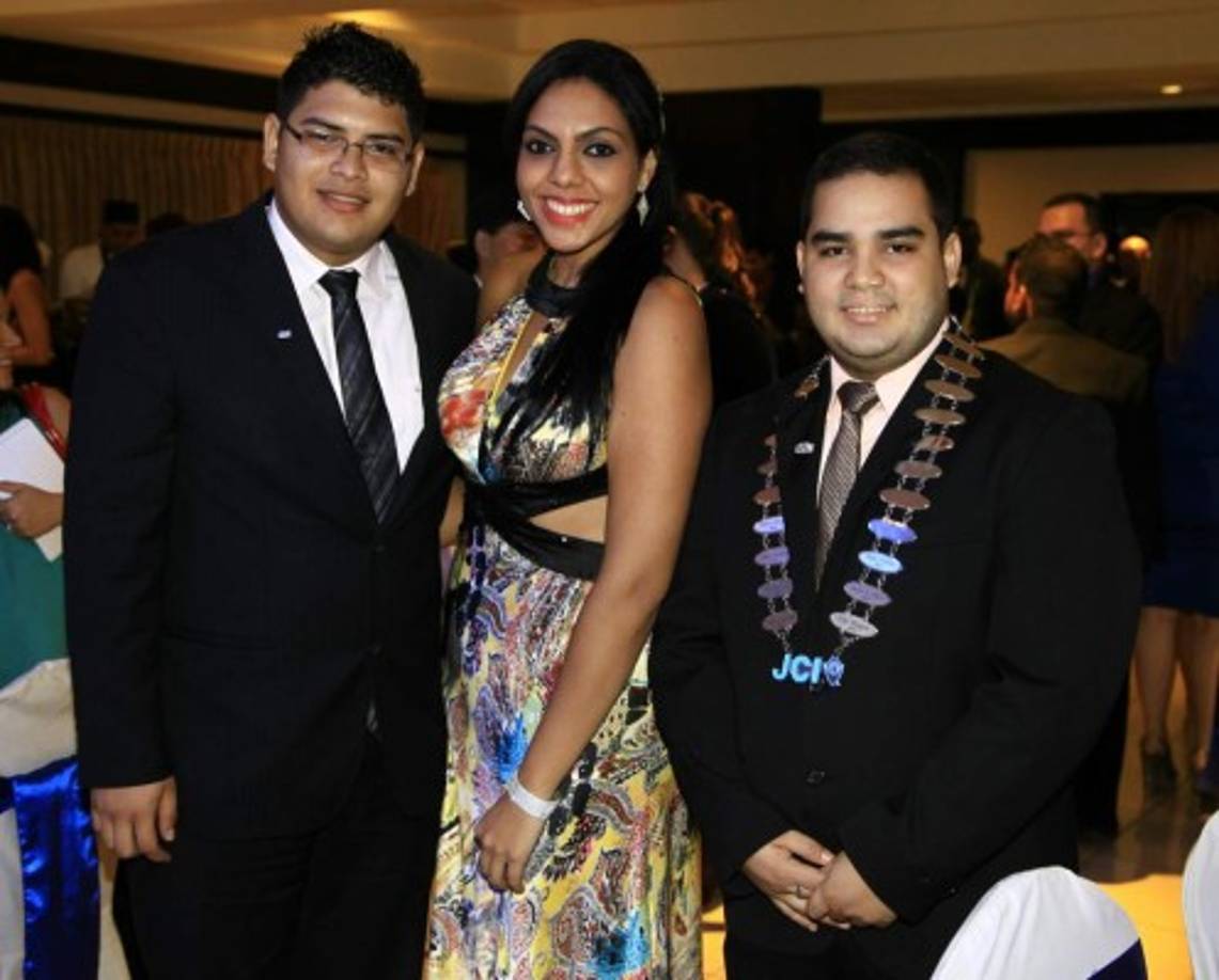 Byron Funes, Stephanie Aguilar y Mauro Romero.