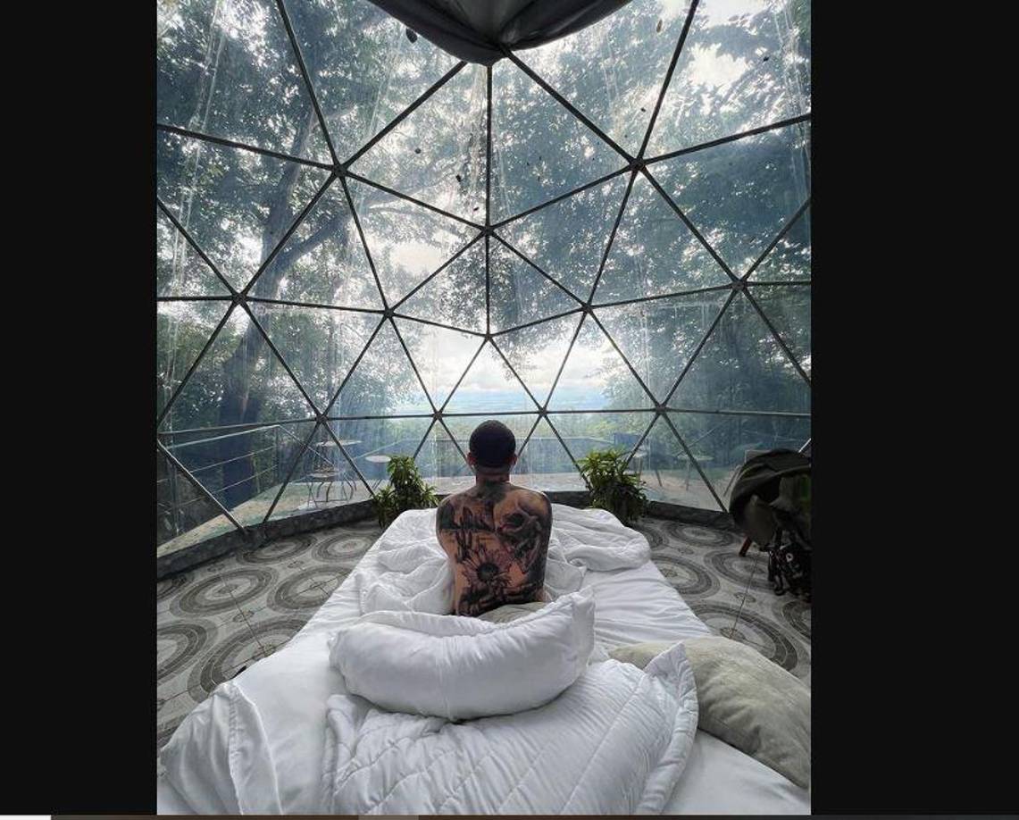 “Recordando un descanso al alma en mi precioso Costa Rica...Pura Vida!”, escribió Nodal en un post de Instagram junto a varias postales. 