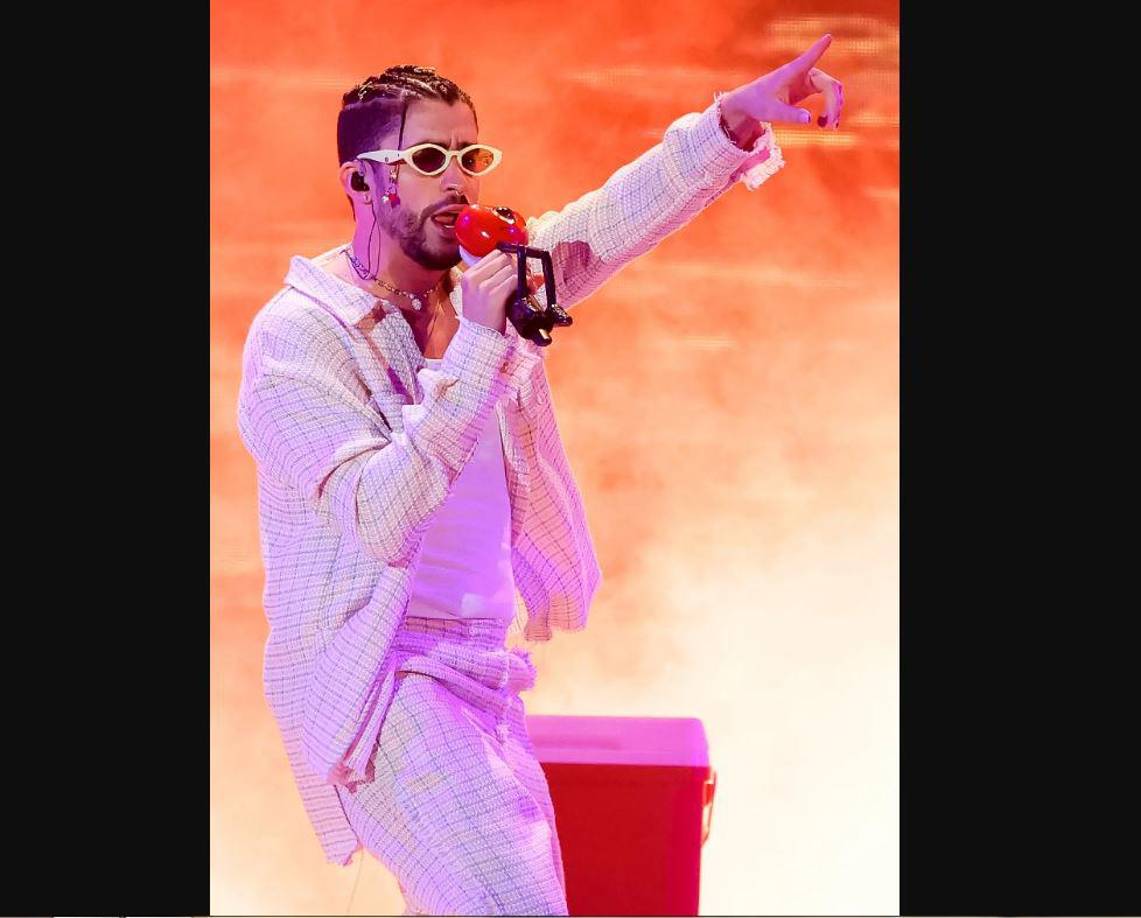 “Bad Bunny sigue batiendo récords y escalando hacia el cielo. Ocupa ese lugar reservado para estrellas que solo se dan una vez por generación”, se leía hace poco en un perfil sobre el cantautor publicado en la revista ‘Rolling Stone’.