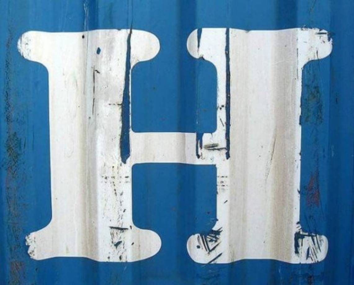 Con esta imagen, Tony expresó: 'Bueno desde ahorita le digoooo a cualquiera de mis contactos que esté poniendo fotos con la camiseta de la H y full apoyo, esperoooo que si nos dan '#;#*@' sigan apoyando la selección y se dejen de doble cara, OK. Apoyar la H con todooo...'.