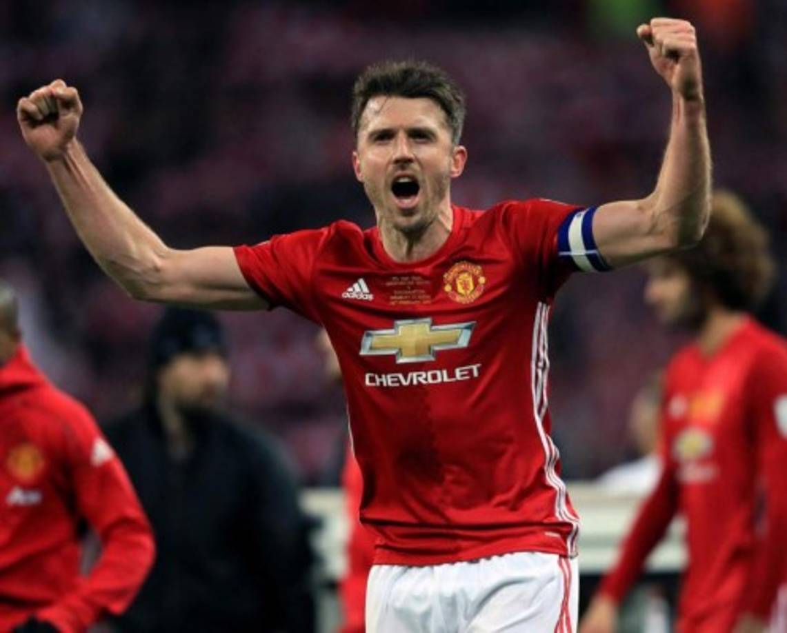Michael Carrick: El Manchester United ha ampliado el contrato del veterano centrocampista, de 35 años, hasta el 30 de junio de 2018.
