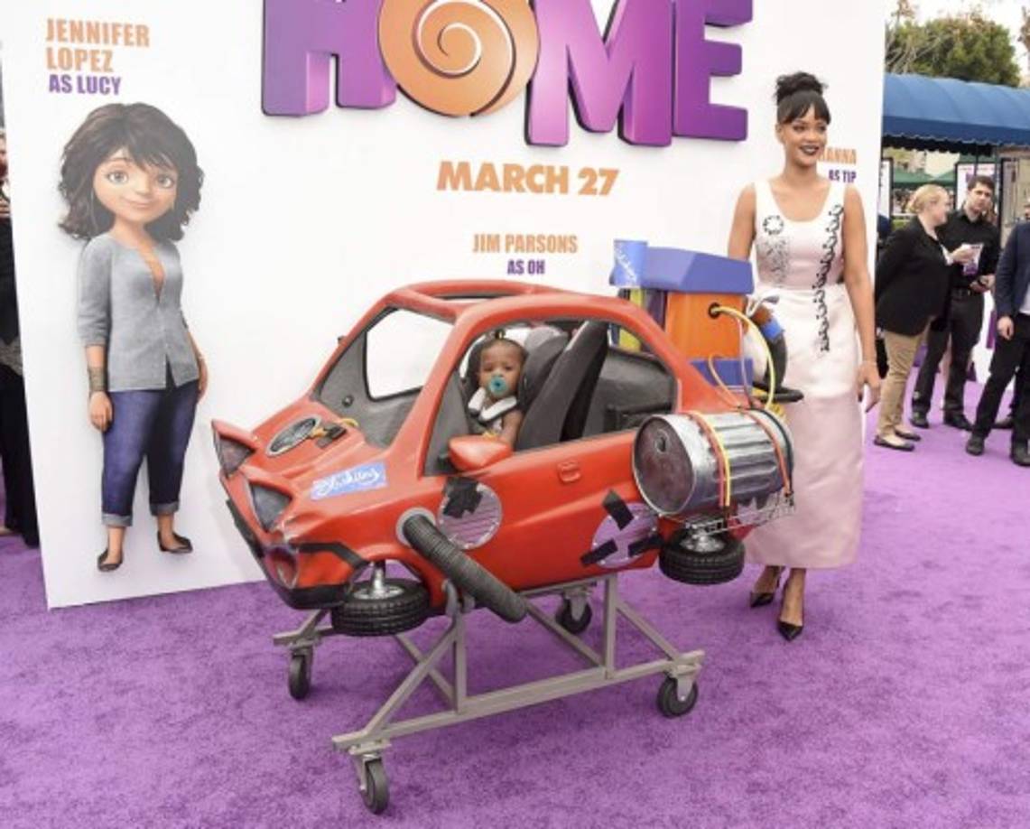 Rihanna orgullosa de su sobrina.