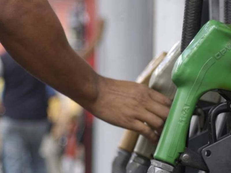 El alza de los derivados del petróleo oscilará entre 0.19 y 0.76 centavos de lempiras a partir del lunes.