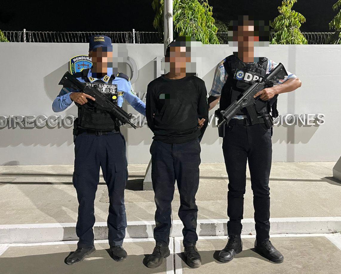 Capturan a guardia acusado de matar a martillazos a jovencito en la Rivera Hernández