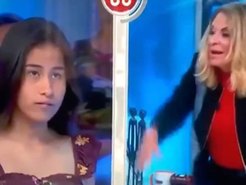 Imagen de la doctora Polo junto a la joven colombiana