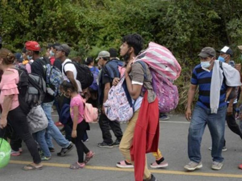 Como parte de los acuerdos Guatemala recibía a migrantes hondureños que solicitaban asilo en Estados Unidos. Además, tenía que contener las caravanas migrantes.
