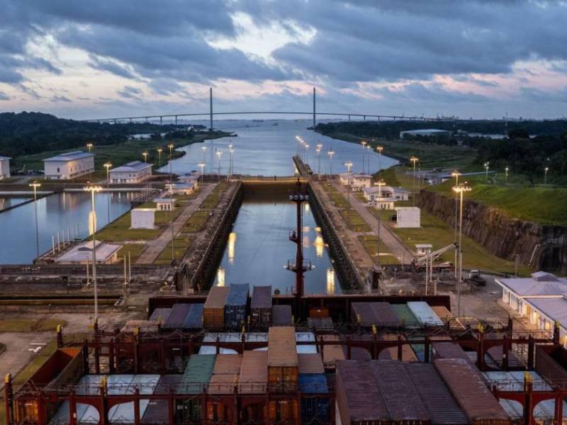 El presidente de Panamá, José Raúl Mulino, rechazó este lunes “de manera integral” las palabras de su homólogo estadounidense, Donald Trump, sobre sus intensiones de “retomar” el canal de Panamá, al señalar una vez más que “el Canal es y seguirá siendo de Panamá”.